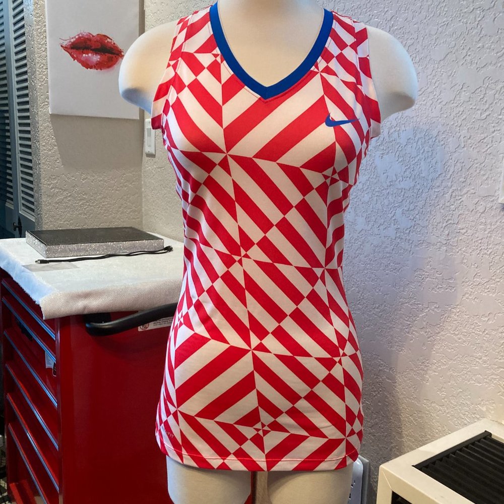 Nike Pro Sleeveless Active Top